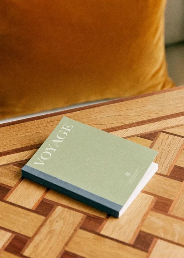 Sezane A6-Heft< Papierwaren & Raumdüfte
