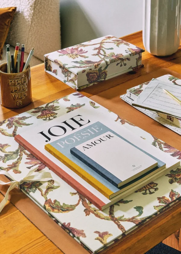 Sezane A6-Heft< Papierwaren & Raumdüfte