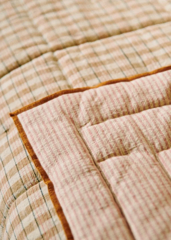Sezane Gewebte Steppdecke< Textilien