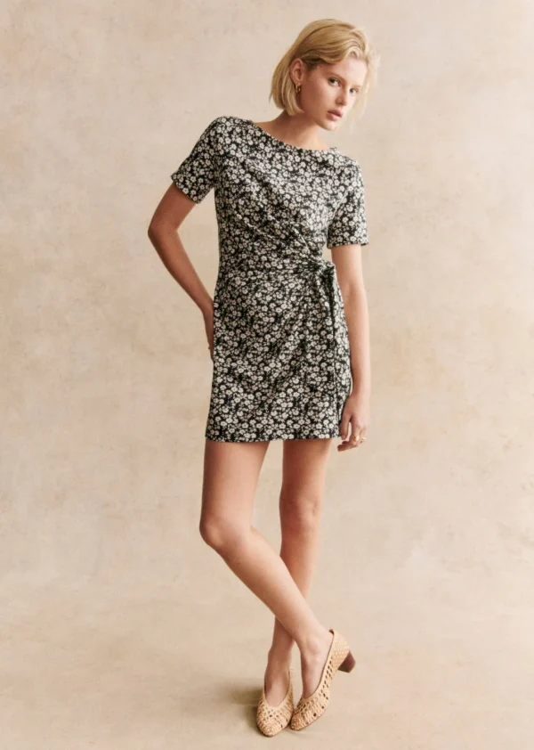 Sezane Kurzes Kleid Pippa< Kleider | Bademode