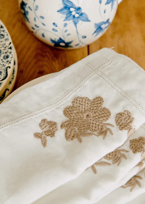 Sezane Set Aus 4 Handtüchern - Gestickte Blumen< Geschirr | Textilien
