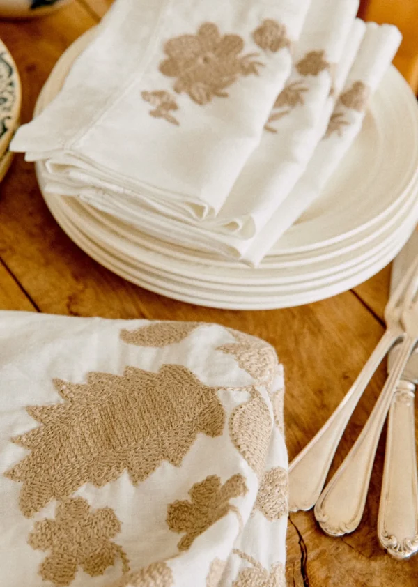 Sezane Set Aus 4 Handtüchern - Gestickte Blumen< Geschirr | Textilien