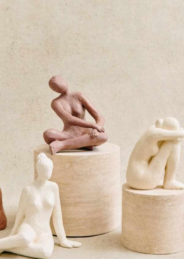 Sezane Skulptur Guénolée Courcoux - Die Frau Großes Modell< Gastkünstlerinnen
