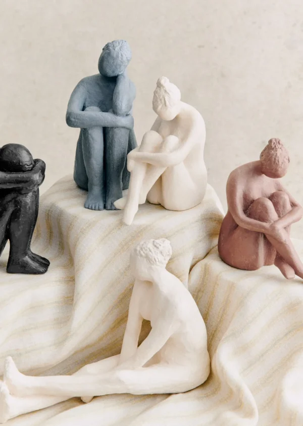 Sezane Skulptur Guénolée Courcoux - Frau In Gedanken Großes Modell< Gastkünstlerinnen