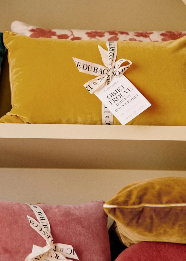 Sezane Velours-Kissen Édition -  Kleines Modell< Textilien